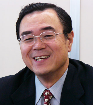 大炊　良晴氏